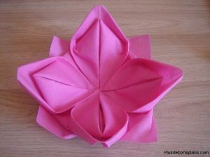 pliage serviette lotus