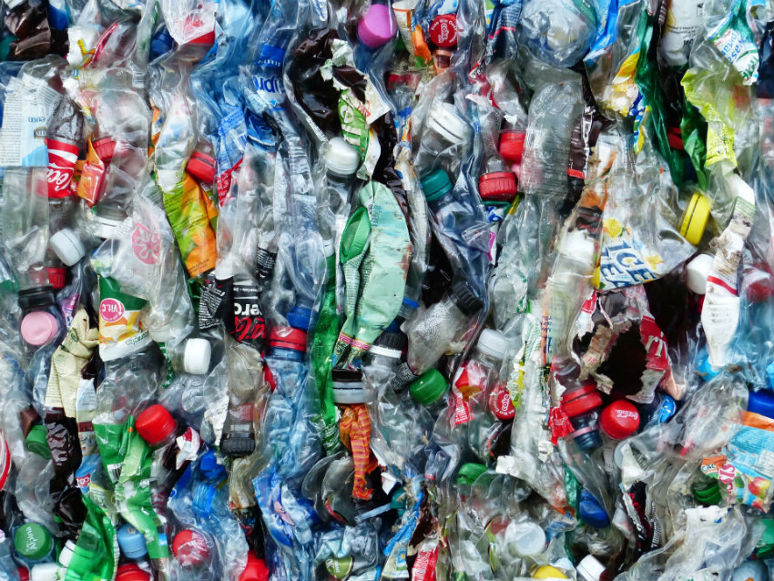  Recyclage de bouteilles plastiques