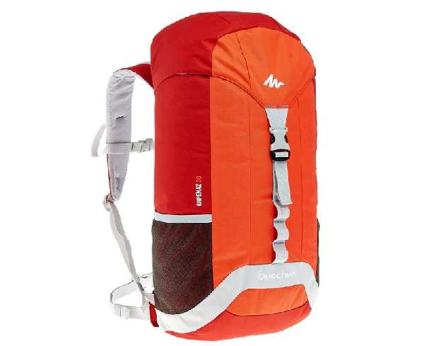 Decathlon : sac à dos de randonnée 30 litres Quechua rouge à 10 €