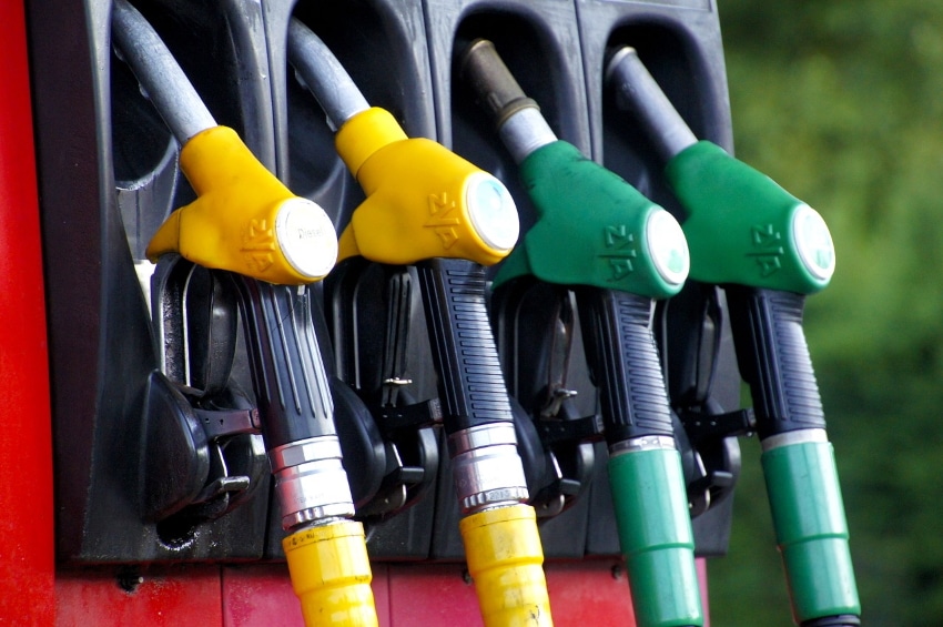 Vers une hausse du prix du carburant, avec une reprise possible de la Taxe Carbone