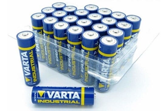 Lot de 24 piles AA ou AAA Varta à 3,99 € au lieu de 19,99 € chez Darty